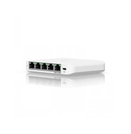 UBIQUITI COMPACT, 5-PORT 2.5G SWITCH THAT CAN BE POWERED WITH POE OR A USB-C ADAPTER.
