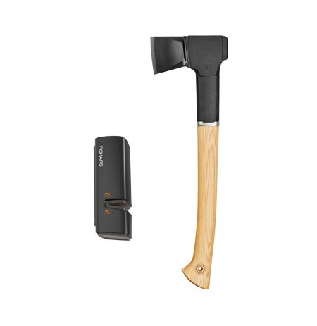 FISKARS CARPENTRY AXE NORDEN N12 +SHARPENER