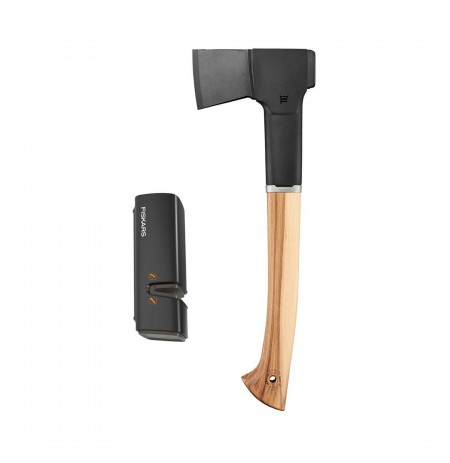 FISKARS CARPENTER'S AXE NORDEN N10 +SHARPENER