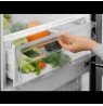 201 cm aukščio  ner plieno spalvos No Frost šaldytuvas su šaldikliu Electrolux LNT5ME36U1