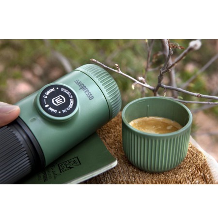 WACACO NANOPRESSO MOSS GREEN rankinis maltos kavos aparatas su dėklu, žalia